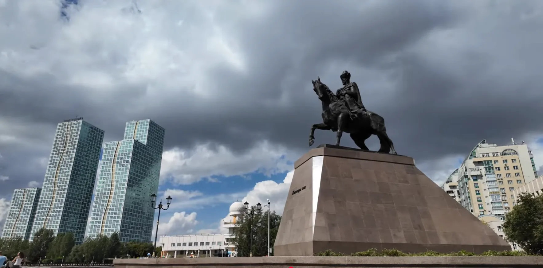 Памятник хану Кенесары